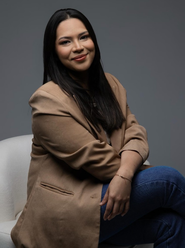 Liviane Avelino, fisioterapeuta, sorrindo